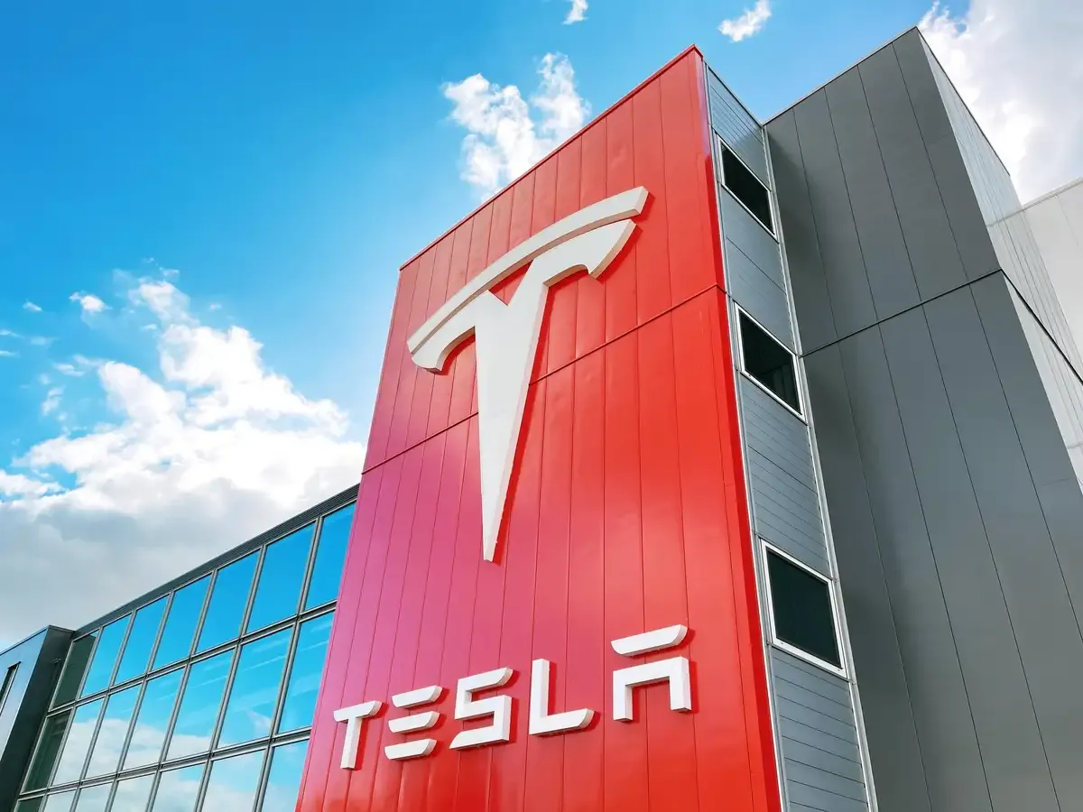 Tesla snakt naar nieuwe groeimotor