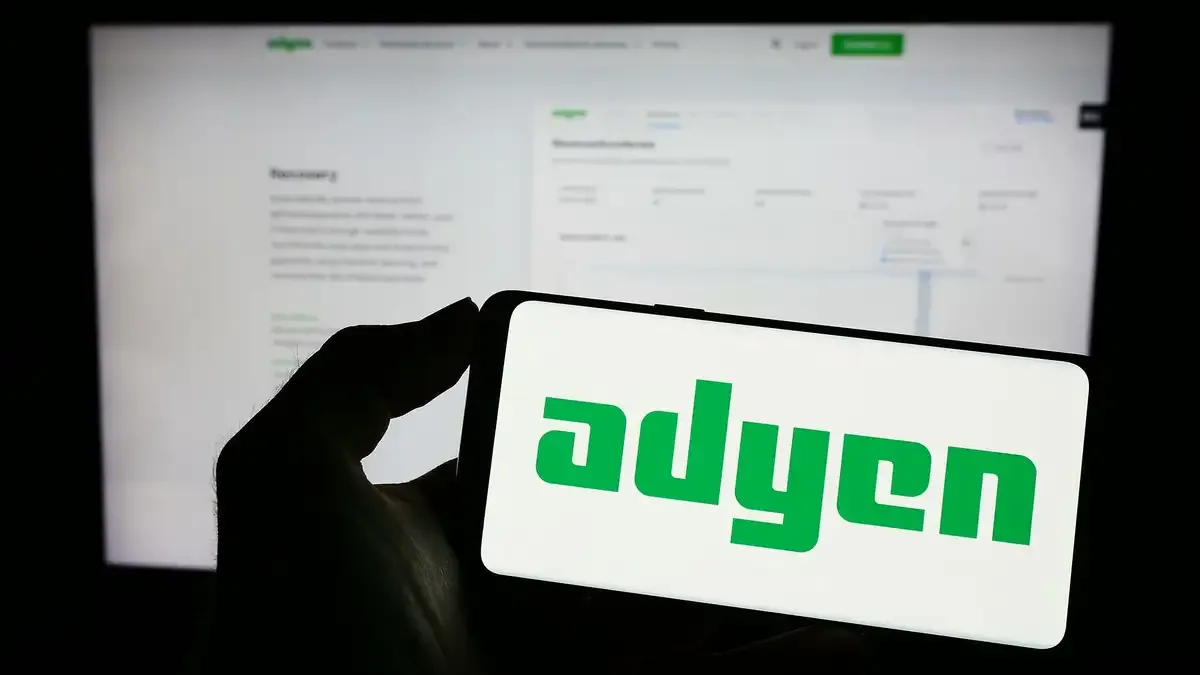 Adyen wordt op zijn plek gezet